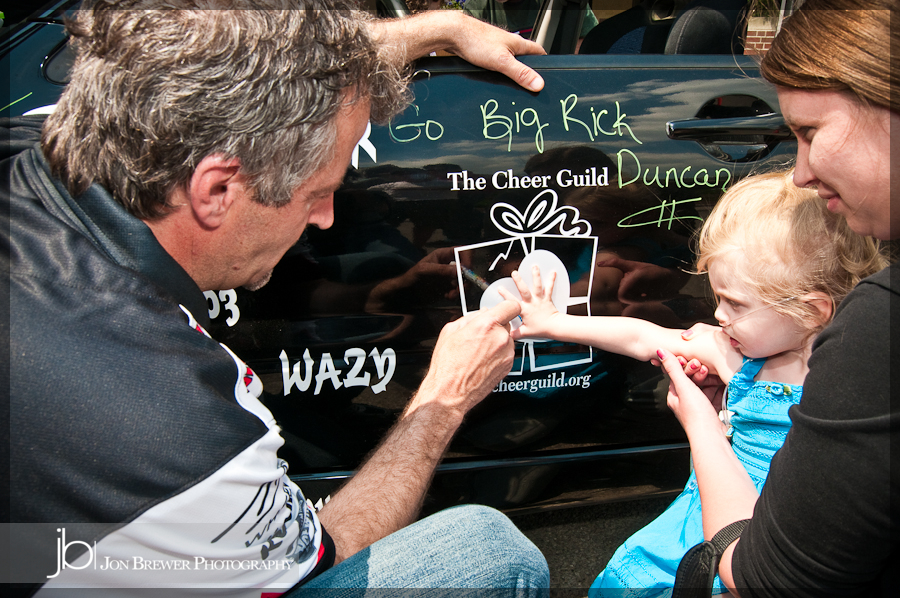 ww_signing_005